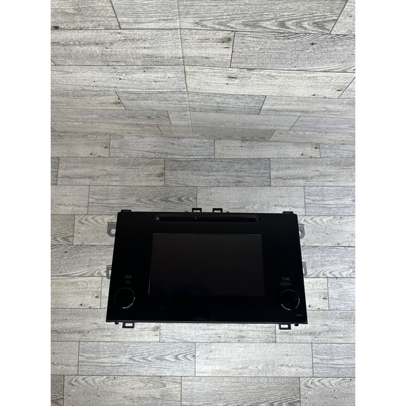 2017-2019 Toyota Corolla AM FM Radio Single Disc CD MP3 Player 8614002520 100639 - Picture 1 of 6